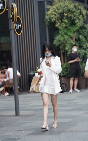 漂亮女孩
