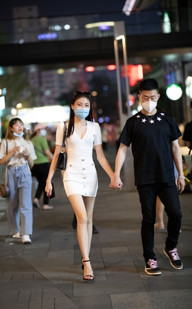 修长美腿女友