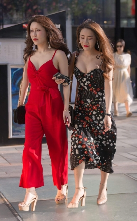 两个美女 [17P]
