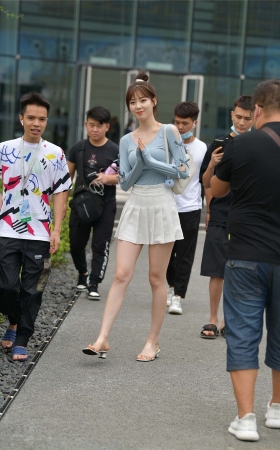 摄神街拍作品 萌萌哒网红小姐姐