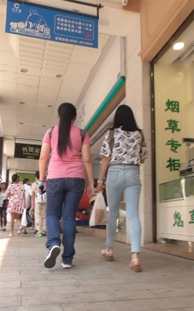 长腿牛仔美女
