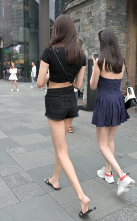 这腿真直
