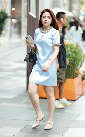 连衣裙轻熟美女 [19P]