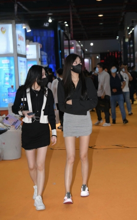 灰色短裙小姐姐美若天仙 [21P]