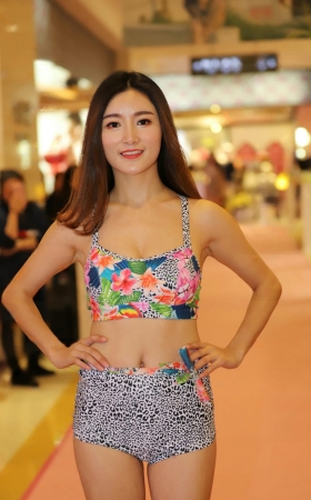 某商场内衣泳衣睡衣秀打包合集 [21P]