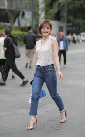 笑容灿烂的唯美女生 [23P]