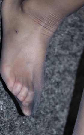 LB603-222P 成都车展-透视大奶熟女网红刘香的超透黑丝玉足 10P