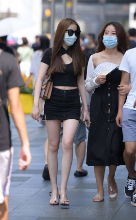 美腿口罩小姐姐 [16P]