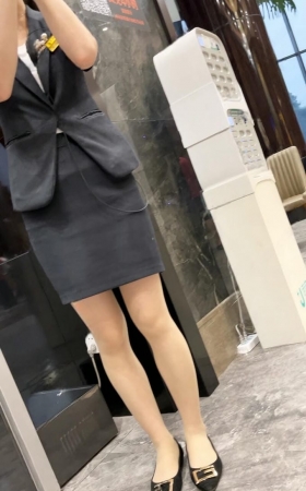 4K手机视频，餐厅排号咨客 [4P]