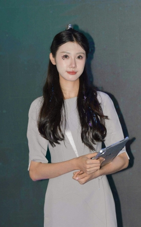 认真上班的车模小可爱*26-215-38 6P