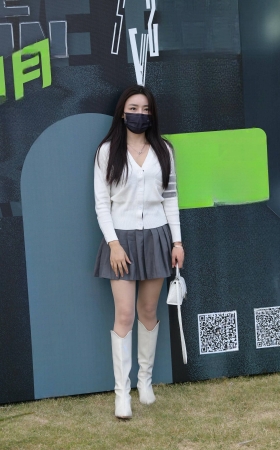 长靴配超短裙，R丝美女 [20P]