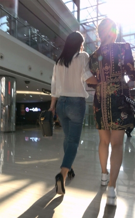 超性感白衬衫紧身牛仔裤女神姐姐
