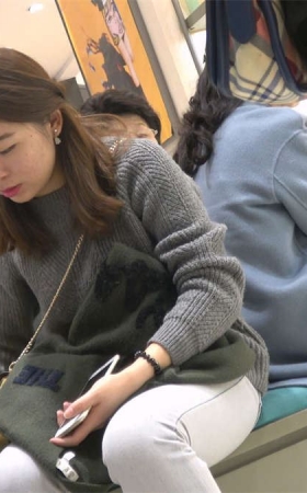 踮起脚尖来试鞋