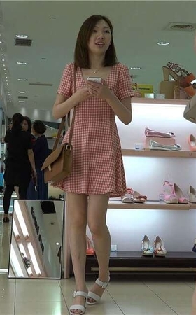 4K – 气质不错的格子裙美足mm [1.44 GB/MP4]