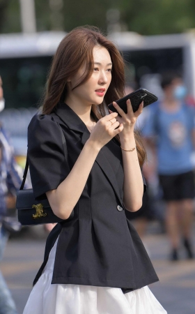 黑色小西服白裙美女 [14P]