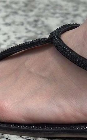 4K – 美艳动人小姐姐的一双鲜嫩玉足