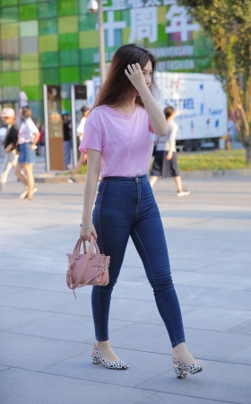 头发有点乱~ [17P]