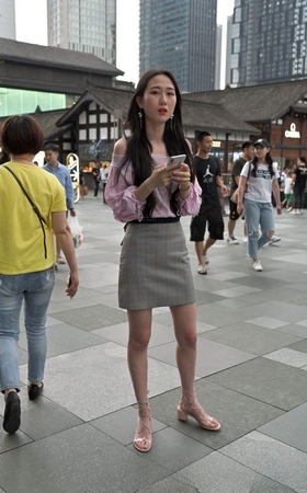 美女的高跟凉鞋好特别3A648[678M]
