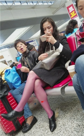 粉色丝袜美妇