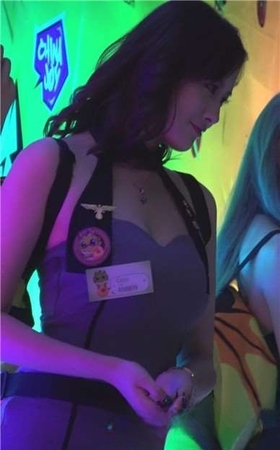眼神会勾引人的性感美臀美女姐姐。