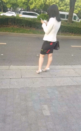 包臀裙银白高跟性感MM