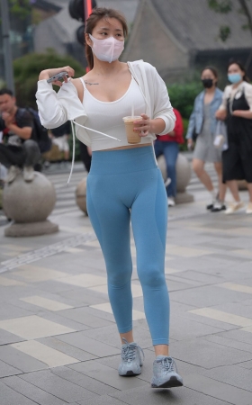 路边等车 [25P]
