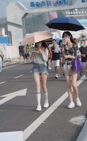 美腿美女姐妹 [25P]