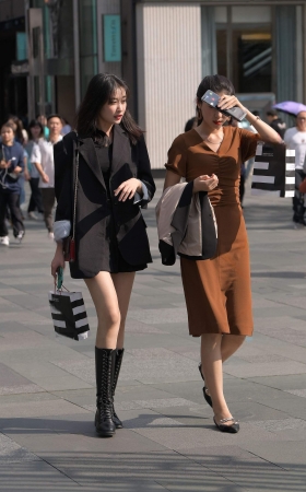 休闲西装，美腿小姐姐 [16P]