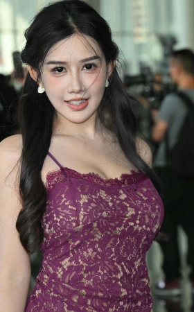 2593-15-70√美腿美足李青青 12P
