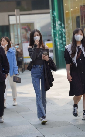 秀气的牛仔小姐姐 [22P]