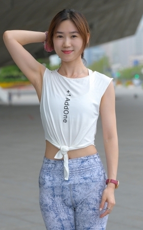 气质淡雅美女