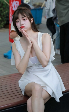 白短裙俏皮美女 [29P]