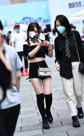 爱自拍的黑靴小姐姐