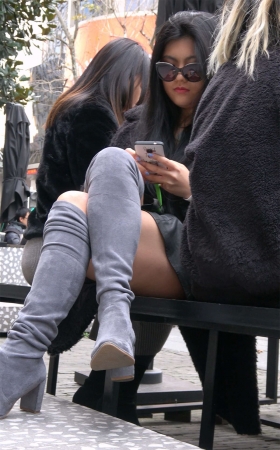 长筒靴美腿墨镜大美女