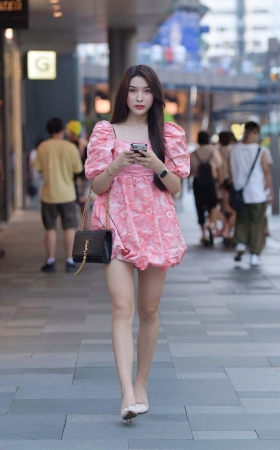 白色连衣裙，美腿高跟 [14P]