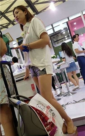 4k超清，极品热裤饱满美三角长腿美女