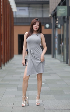 简约美丽吊带裙