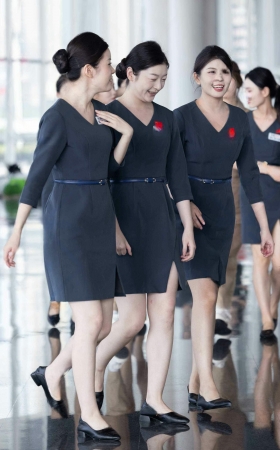 LB534-72P 成都车展-一群美女礼仪的大腿真是白啊（长城多模） 10P