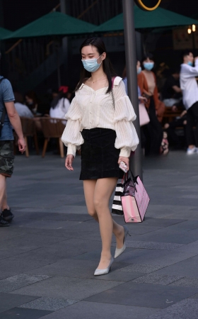 街拍喜欢穿R丝的高跟朲槭 [24P]