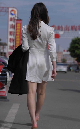 红石摄影作品●白色短裙美女 【套图+视频】 [10P]