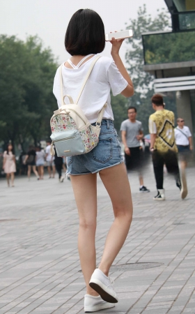 萝莉的美腿美臀 [10P]
