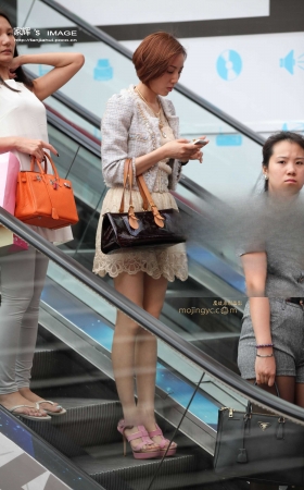 蕾丝短裙粉色凉高长腿少妇 [16P]