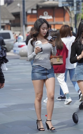牛仔裙小姐姐(108P)