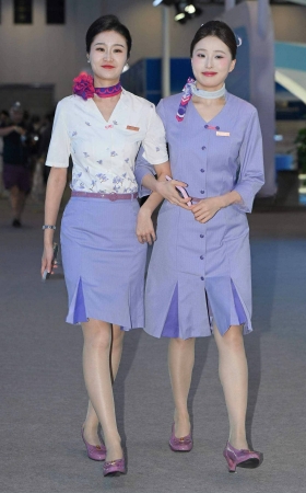 26918-10-77√26cata-高挑美腿俩联合航空空姐 10P