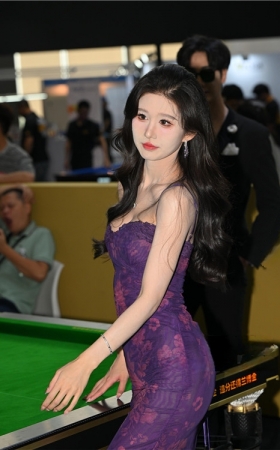 性感的吊带裙美女(160P)