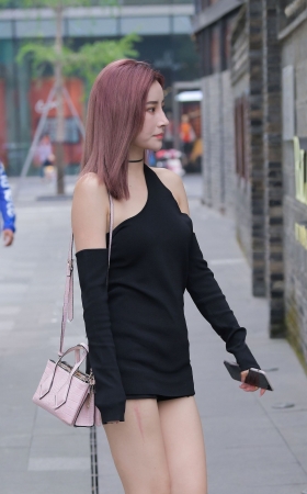 黑色热裤美女 [16P]