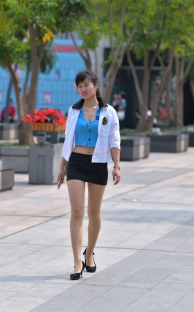 吾皇爱丝街拍作品 – 打工妹的一天