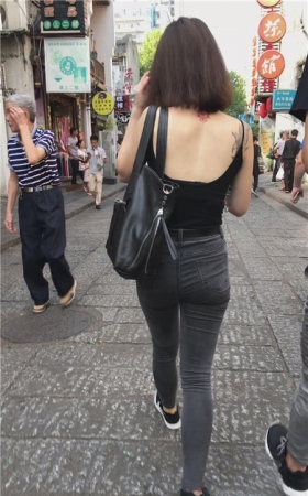 黑色牛仔紧身裤小姐姐
