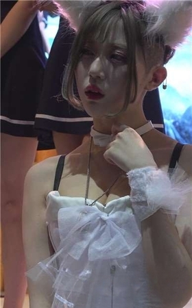 天生丽质网袜公主裙小清新美眉