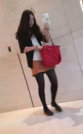 公司前台的黑丝美女